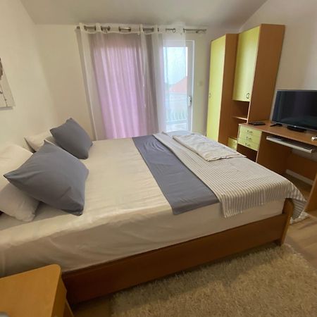 Apartman Dubravka 2 オレビック エクステリア 写真