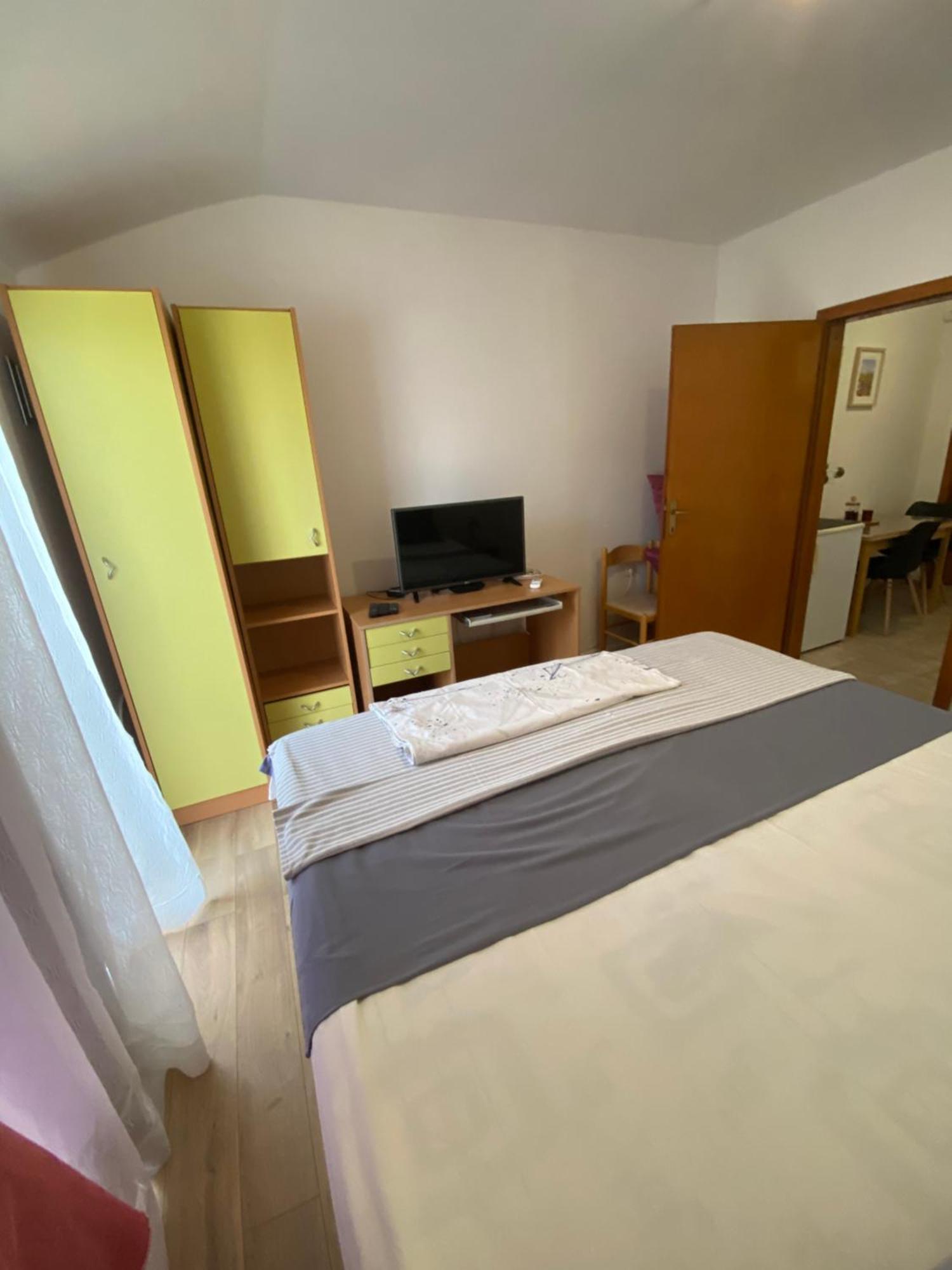 Apartman Dubravka 2 オレビック エクステリア 写真